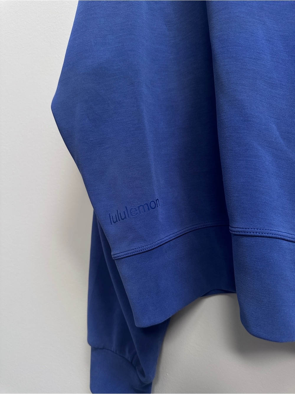 Lululemon Softstreme Perfectly Oversized Cropped Crew - Picture 5 of 6